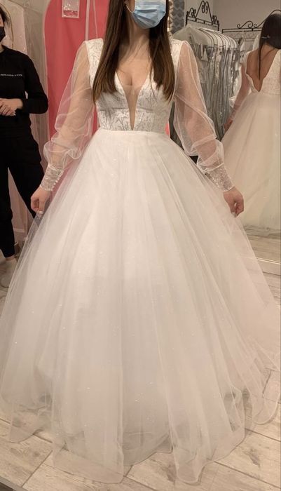 Нова весільна сукня