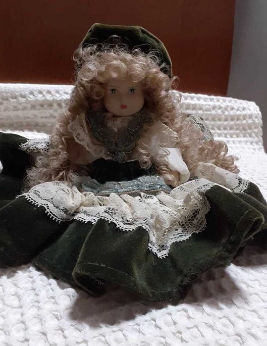 Boneca porcelana