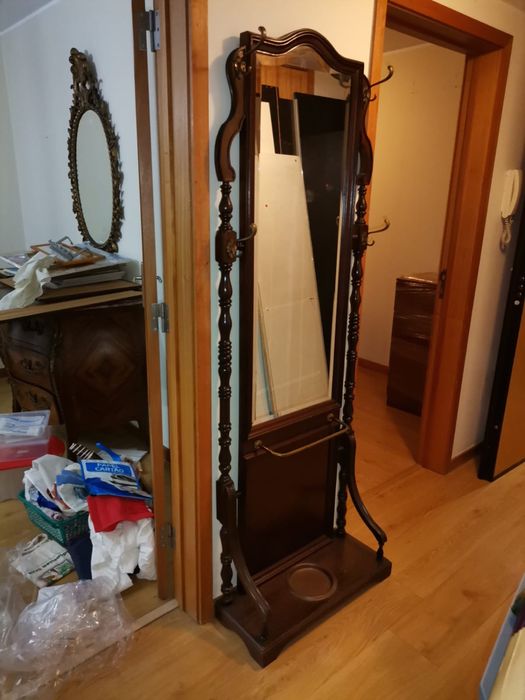 Vintage-Style Mirror64752196116481120