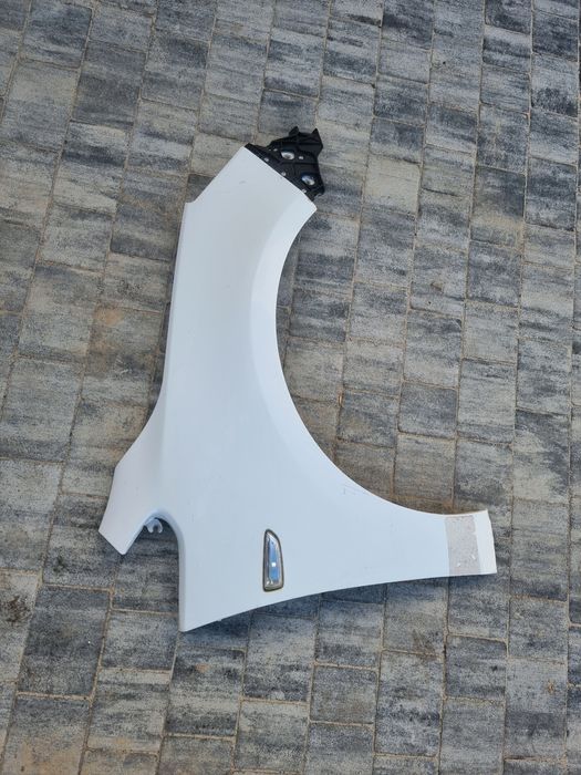 Z40r błotnik prawy przedni Opel Astra j 4