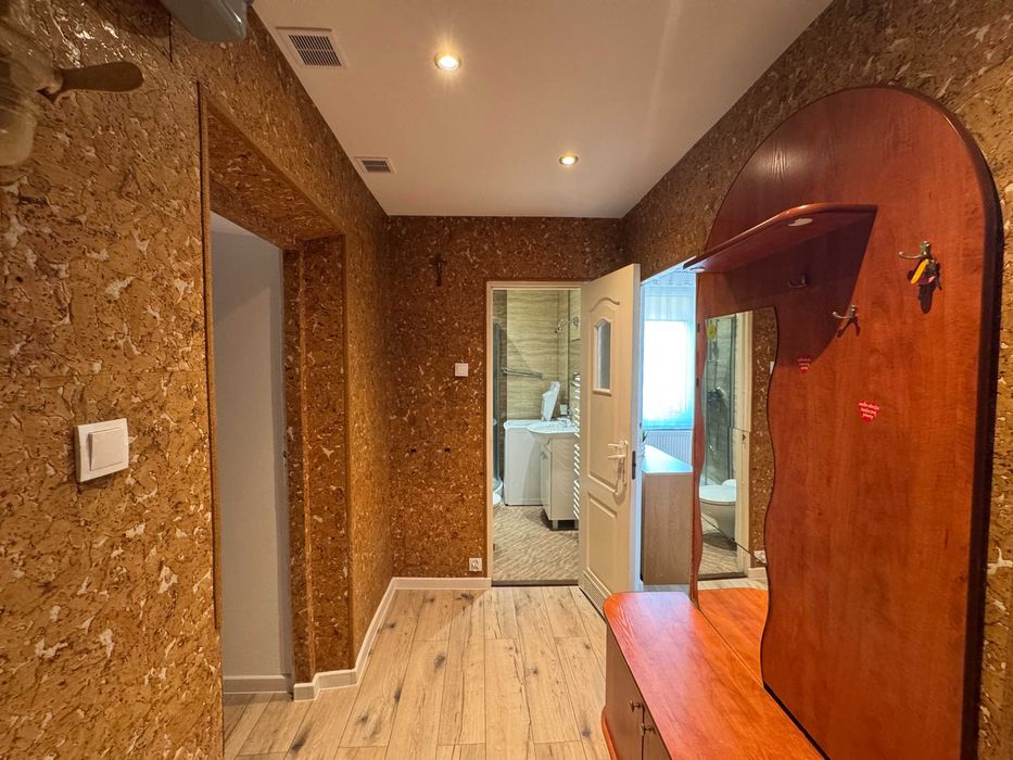 Mieszkanie M3 (Nadrzeczna), 49 m2, po generalnym remoncie, balkon, garaż, 2 piętro