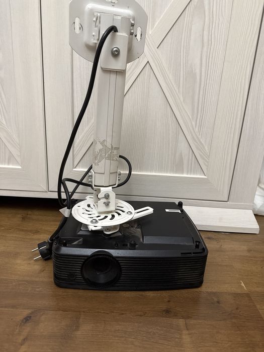 Продам проектор Optoma X341