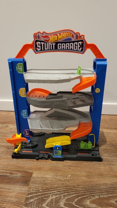 Треки хотвілс hotwheels