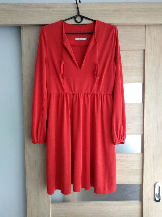 Sukienka czerwona.