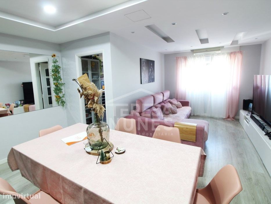 Apartamento T4 - Barreiro /Cidade Sol — Santo António da Charneca, Setúbal