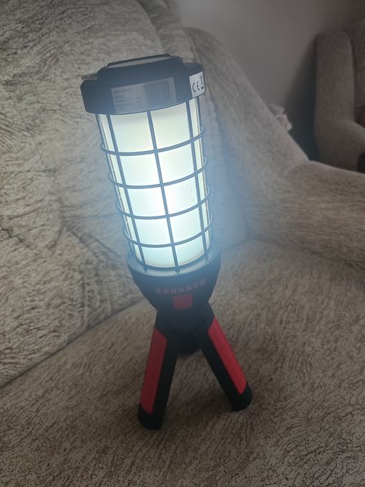 Акумуляторний ліхтар