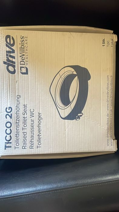 Nasadka toaletowa podwyższająca 10cm z klapką