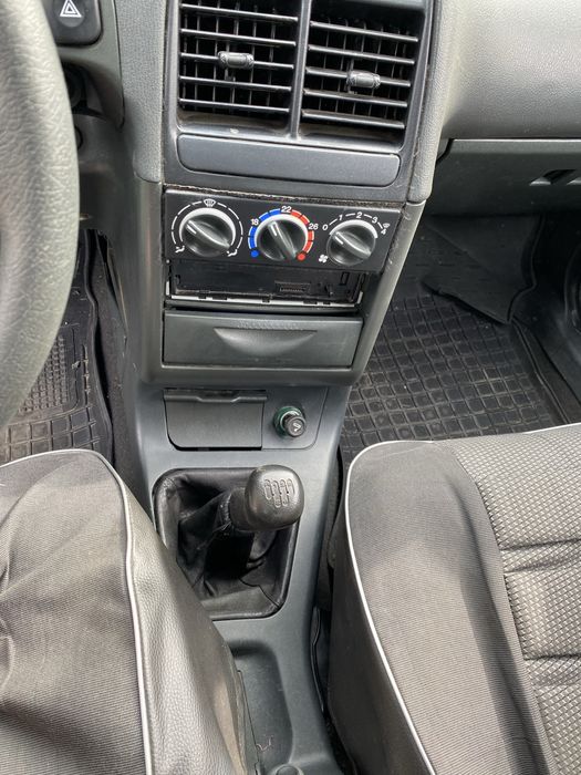 ВАЗ Lada 2111 2008 року