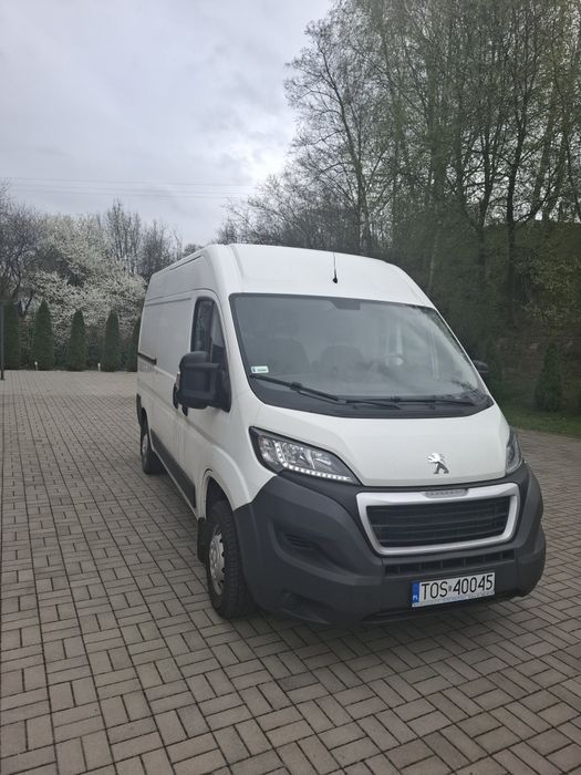 Usługi transportowe busem 3,5t  i lawetą.