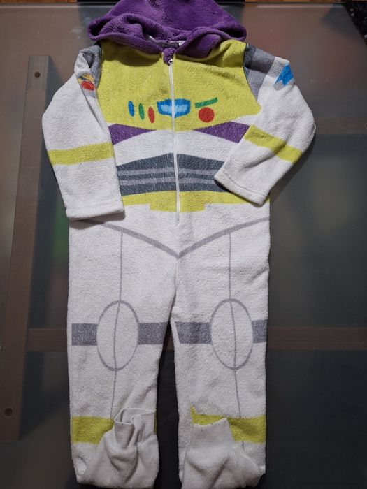 Mascara/ macacão/ pijama