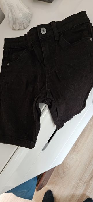 Sprzedam  slim czarne krotkie spodnie dla chłopca