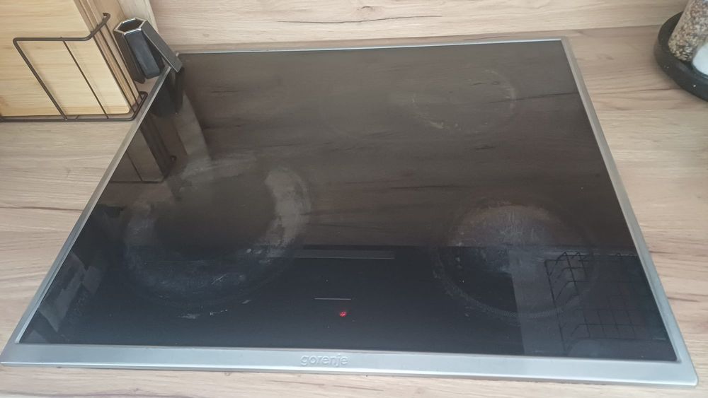 Zestaw do zabudowy Gorenje: Piekarnik + Płyta Ceramiczna (Komplet zintegrowany)