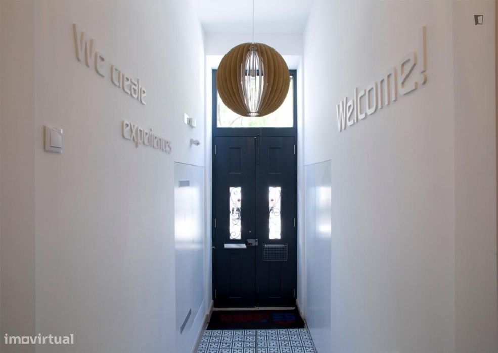 Quarto - localizado em São Sebastião Lisbon