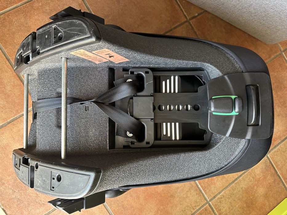 Cadeira Auto CHICCO PUERICULTURA Kiros i-Size Black c/Base