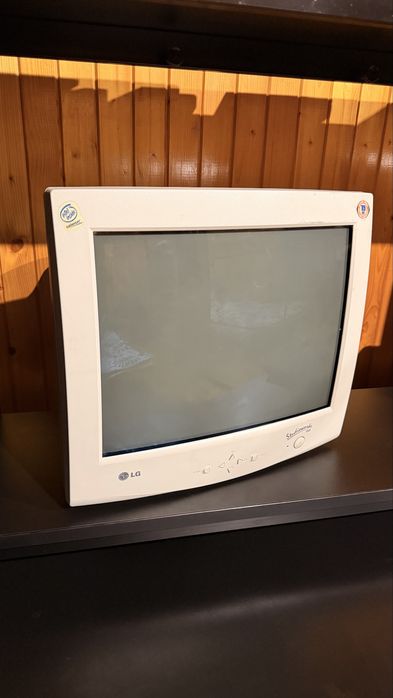 Monitor LG Studioworks 700B 17” CRT kineskopowy do retro gier komputera