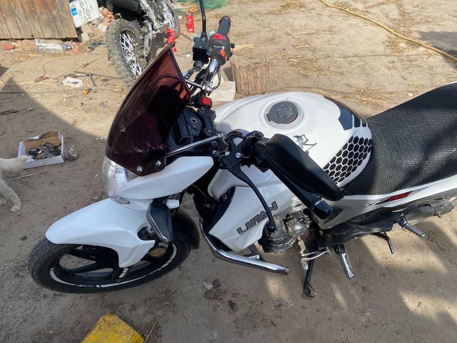 Мотоцикл Lifan KP200