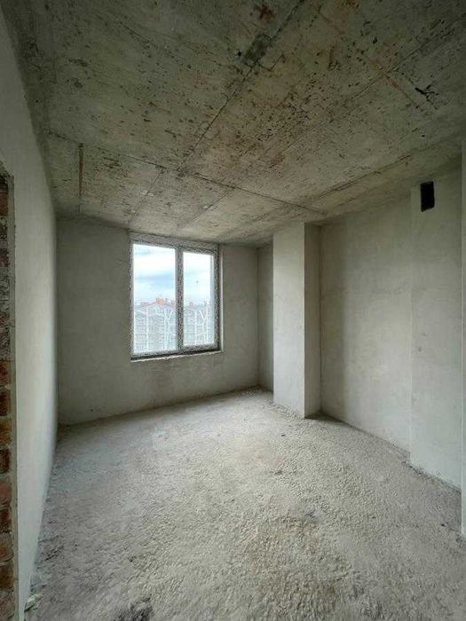 Продається видова 1-кімнатна квартира за вигідною ціною.