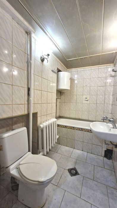 Продам 3 комнатную квартиру дом  в центре Соборная площадь Дерибасовск