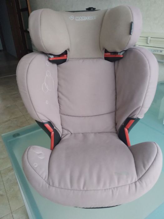 Автокресло Maxi-cosi rodifix