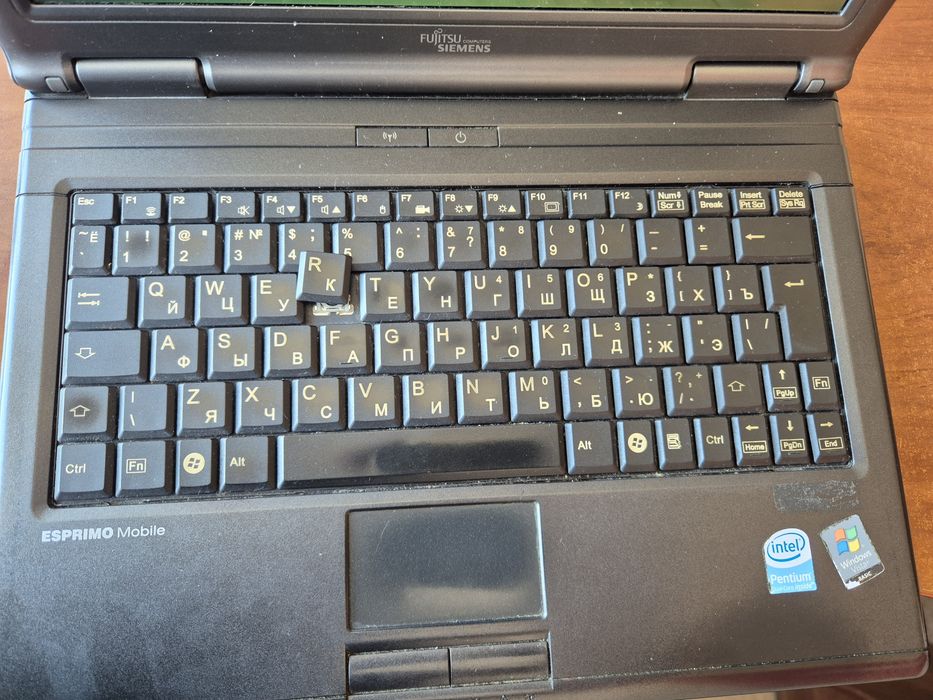 Ноутбук Fujitsu-Siemens Esprimo U9200