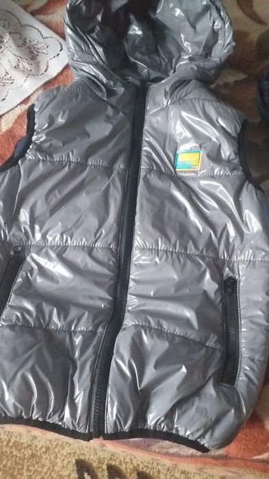 Жилетка лакова весна-осінь.