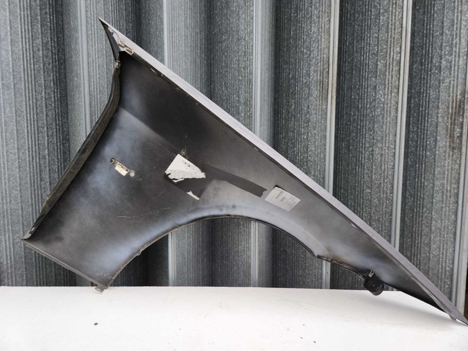 Guarda lamas esquerdo BMW Serie 3 E90 E91 (2003 a 2011)