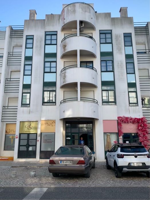 Pintura Predial e Reparação de Fachadas em Lisboa | Trabalhos em Altura (Rapel) | Telhados | Orçamentos Grátis