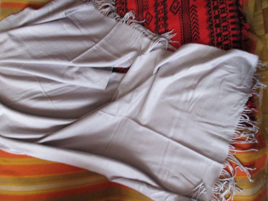 Elegancki szal w jasno liliowym kolorze