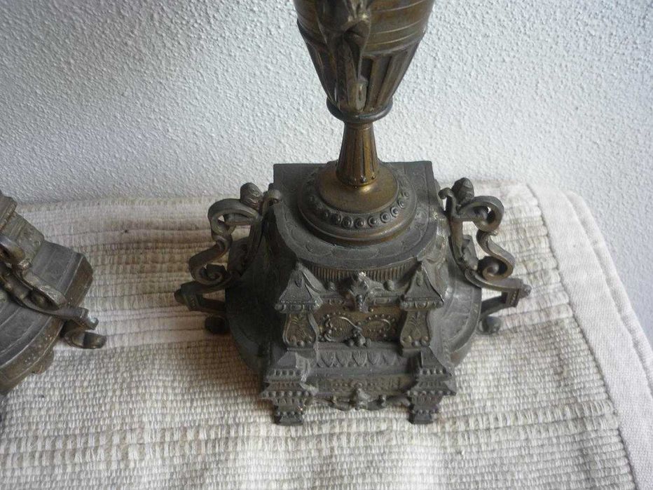 par candelabros para 4 lumes antigos