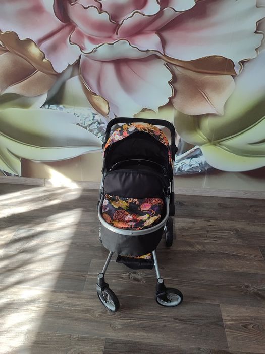 Продам коляску для кукол  в хорошому стані!