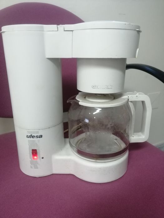 Cafeteira Ufesa branca