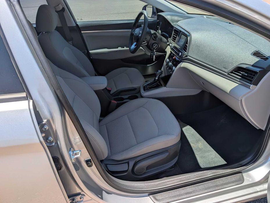 Hyundai Elantra      2020