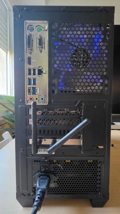 PC [CPU Intel i7-8700 | GPU NVIDIA RTX 2060 | RAM 24GB ] + Monitor Samsung 24'' + Light Bar Xiaomi (Oferta)