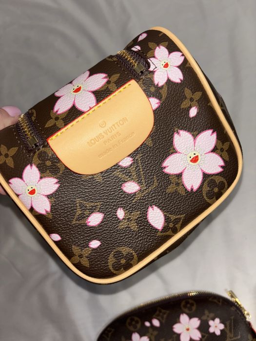 Косметички louis vuitton sakura