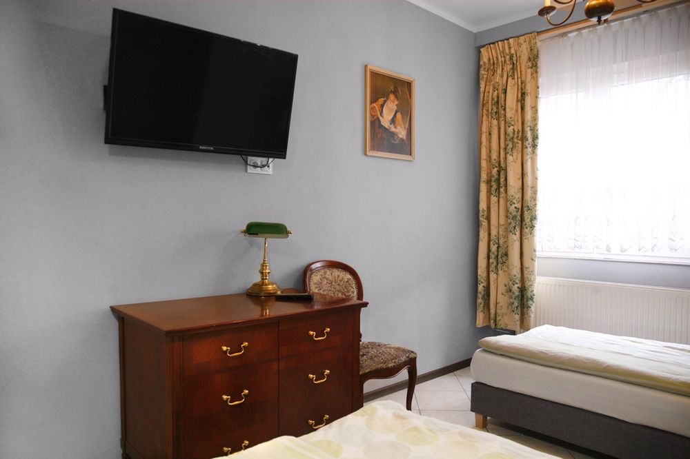 Pokoje Kwatery Noclegi Hotelik Zielonka Kobyłka Ząbki