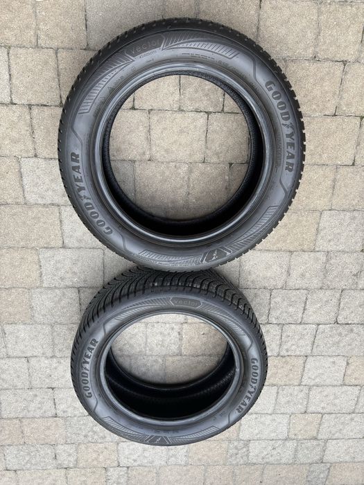 Good Year 215/55R17