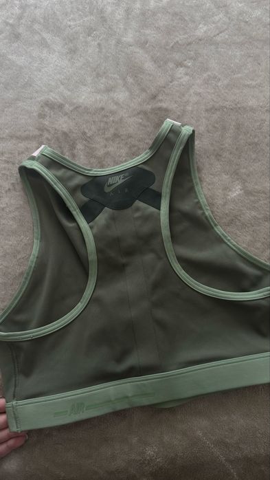 Спортивний топ Nike