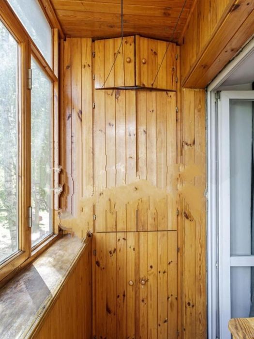 1-ка постійно є опалення і горяча вода, без комісії. м. Житомирська.