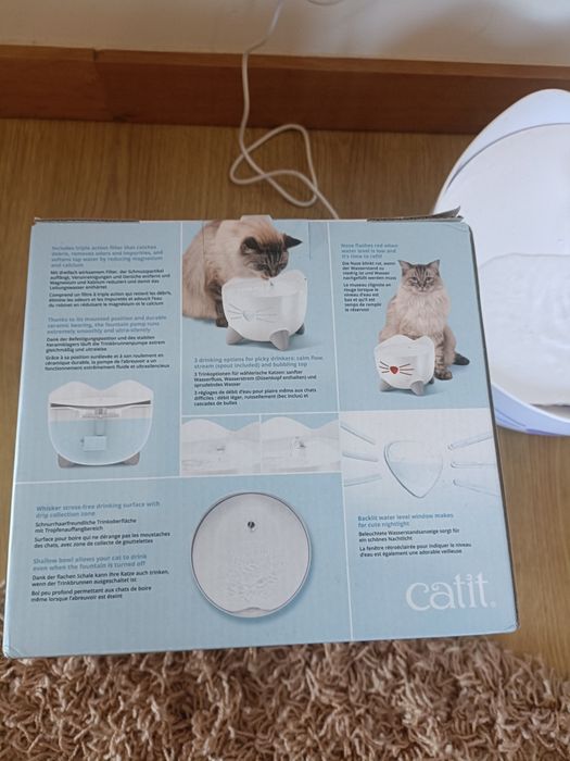 Fonte Pixi da marca Catit