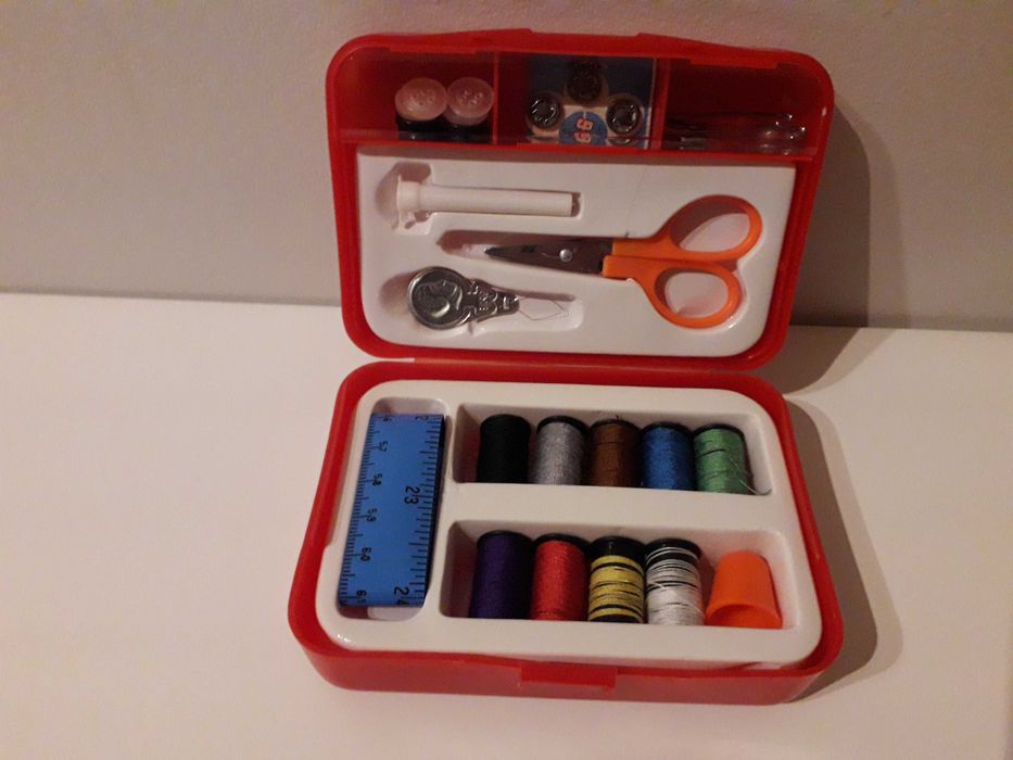 Caixa de costura de brincar