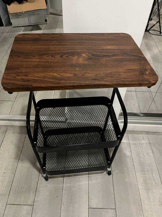 Carrinho Auxiliar com Tampo em Madeira