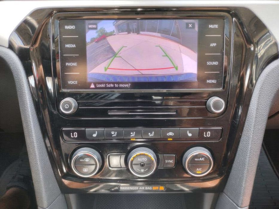 Volkswagen Passat      2022