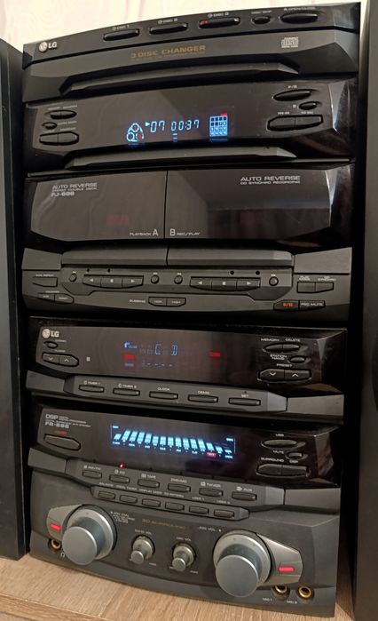 Топовый муз центр фирма lg ffh686 мощный все работает!!! В хор сост . 2*70w6om/440w