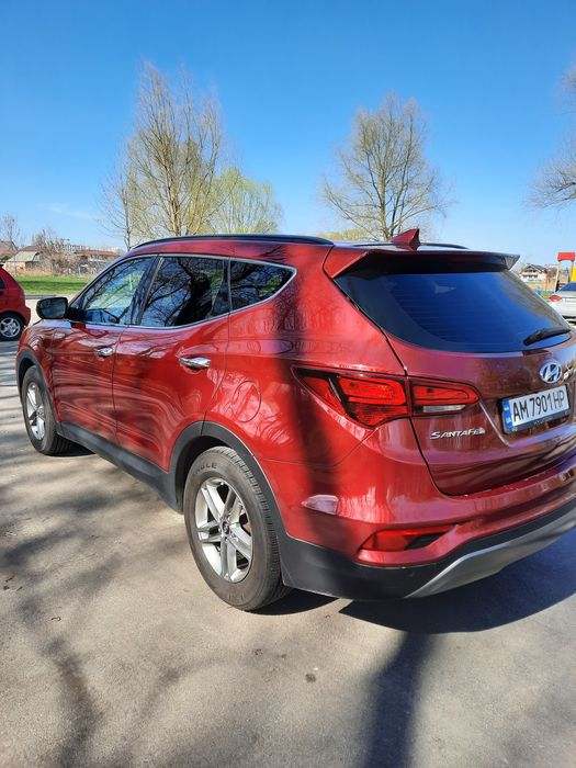 Продаю Hyundai Santa Fe 2016