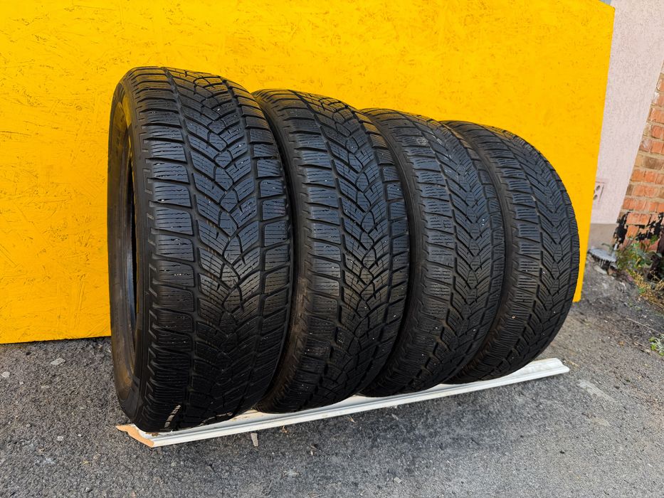Шини Резина 215.60 R17 Fulda Зима