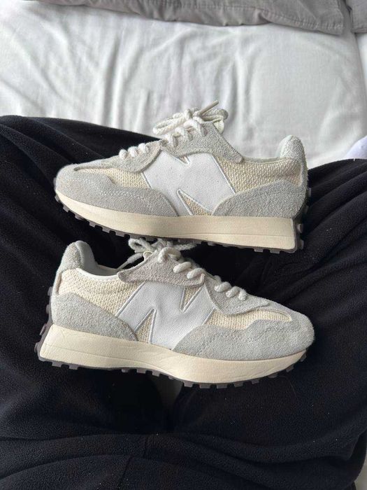 Кросівки New Balance 327 Beige Laces | кроси Ню Беленс 327 бежевого кольору замшеві