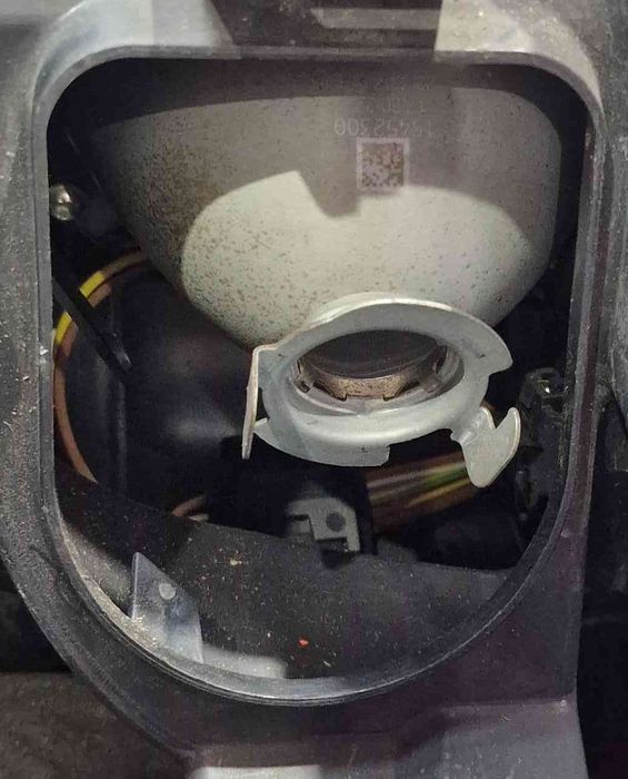 Ótica / Farol Direito 1EL00944902 - BMW 5