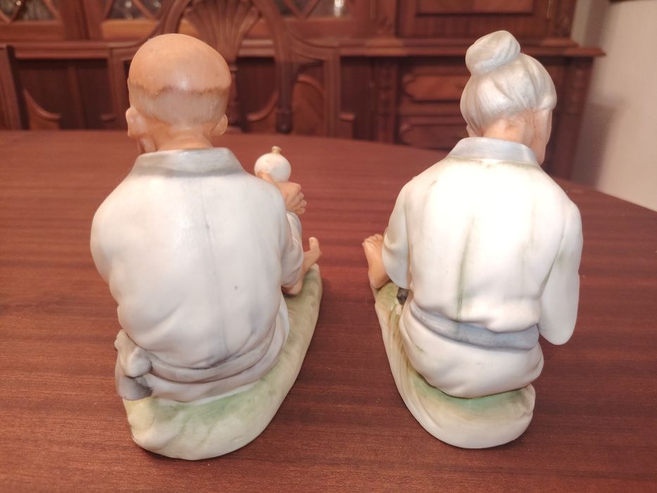 Par de Velhinhos em Porcelana Fina