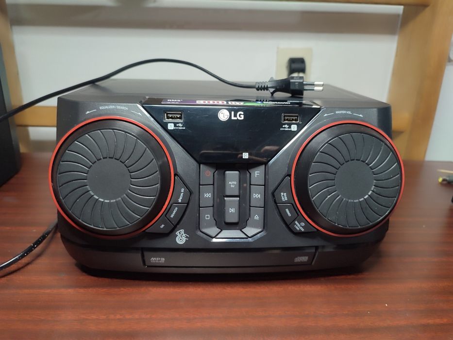Музичний центр LG CKS43F