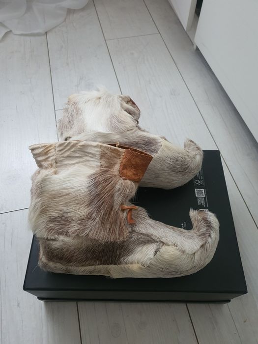Buty wykonane ze skóry naturalnej renifera